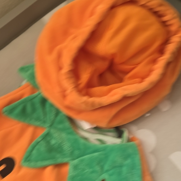 Target Kids Pumpkin Costume - Orange and Green - Picture 4 of 6